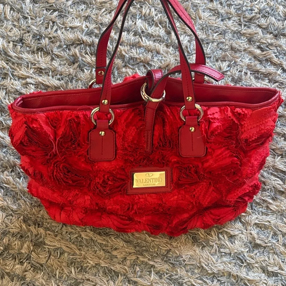 Valentino Red Floral Textured Tote, Gold Hardware - Picture 5 of 14
